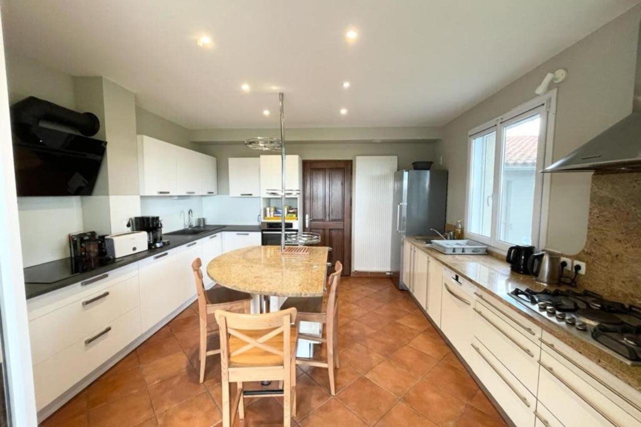 Family Villa At 1H15 From Lyon Precieux Luaran gambar